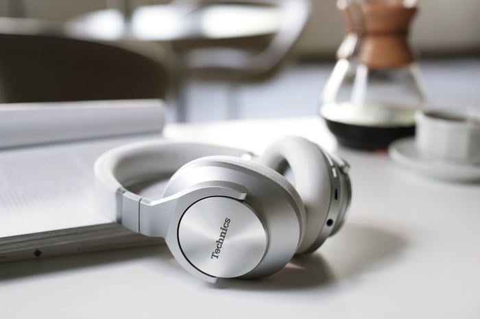 Best noise-cancelling headphones